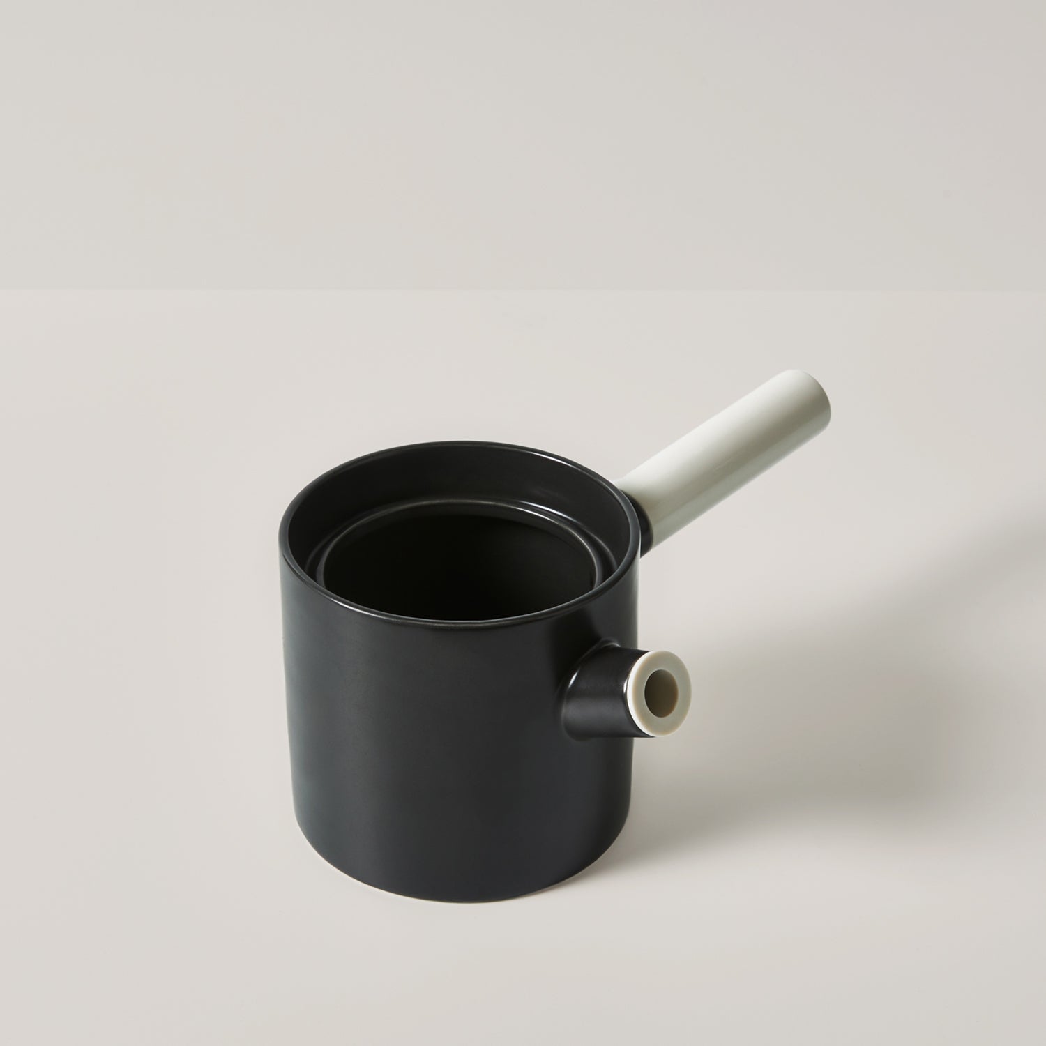 0002_SmallTeapot-Black2.jpg