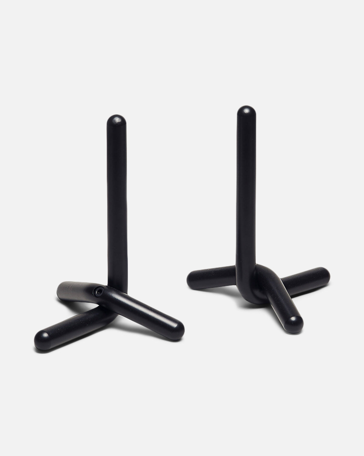 cal-bookends-black-4x5.jpg